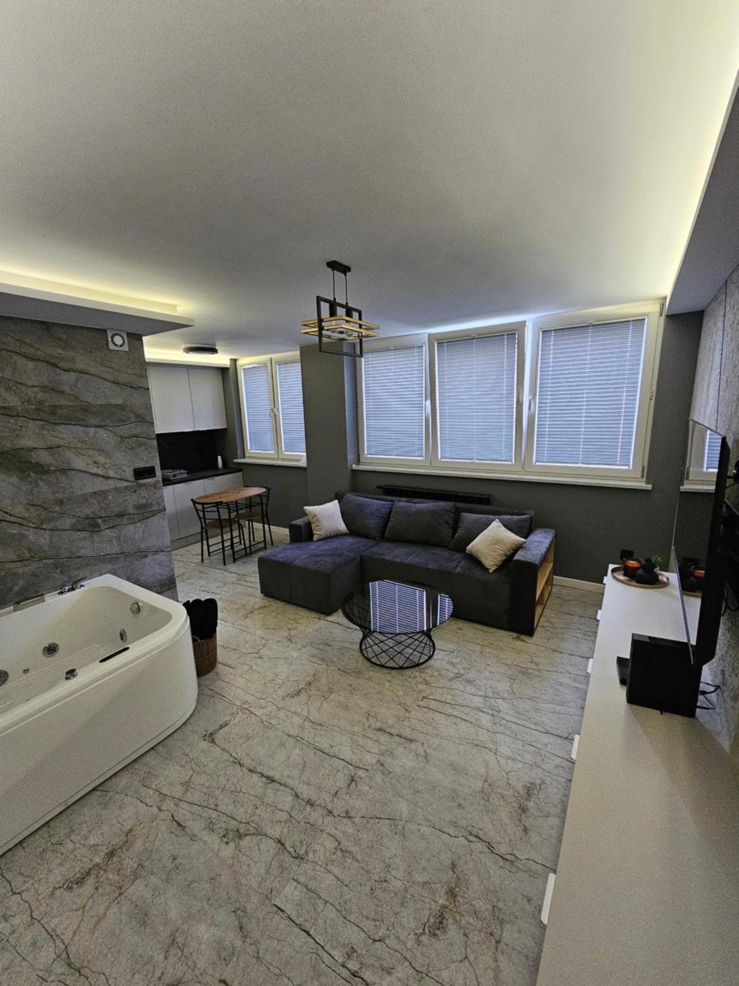 Apartament Z Jacuzzi Klimatyzacja Prywatny Parking Radom Exteriér fotografie